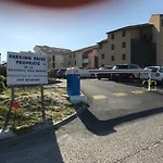 T2 Front De Piscine Parking Terrasse Du Samedi Au Samedi Juillet Aout 2026 公寓 *